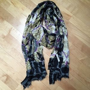 Collection 18 Lightweight Scarf